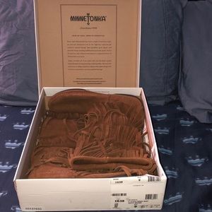 Minnetonka 3- Layer Fringe Boot